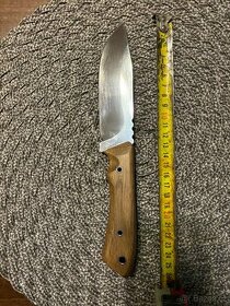 Prodám ručně vyrobený lovecký nůž