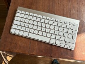 Apple Magic keyboard A1314 - bezdrátová bluetooth klávesnice
