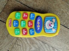 Telefon Fisher Price pro nejmenší