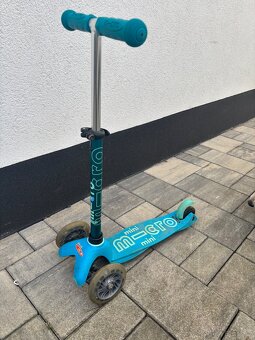 Koloběžka Mini Micro Deluxe LED aqua s blikacími kolečky