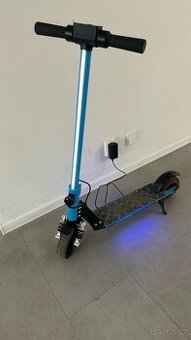 Dětská elektrická koloběžka 130 W