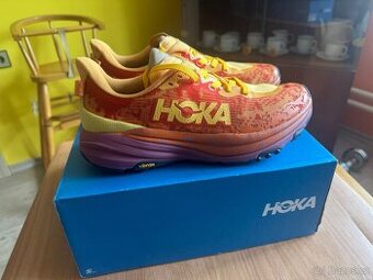 HOKA Speedgoat 6