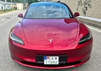 TESLA 3 LONG RANGE 5/2024 HIGHLAND 366KW, odpočet DPH , 4x4