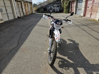 AJP PR5 250 Enduro