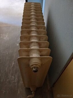 Litinový radiátor do pokoje 14 článků.