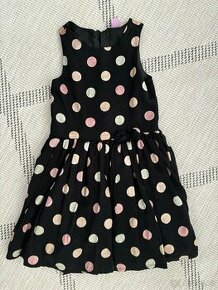 Černé puntíkaté šaty 122
