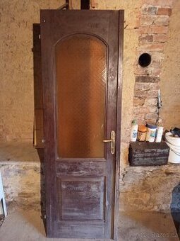 Vchodové dvoukřídlé dřevěné dveře