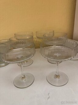 Skleničky na šampaňské