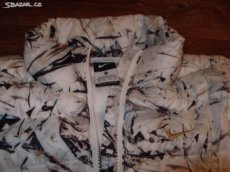 zimní péřová bunda Nike a péřová vesta Nike 2 v 1