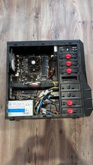 Herní/Kancelářský stolní počítač