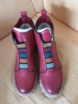 Dámské kotníkové boty s beránkem vel.39