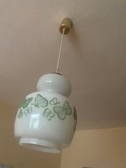 Krásný retro lustr s motýlky