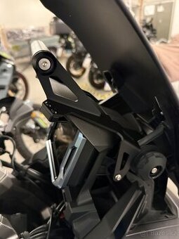 Hrazda na mobil na Honda ADV 350