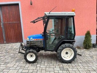 malotraktor ISEKI 2120 / čelní hydraulika / vytápěná kabina