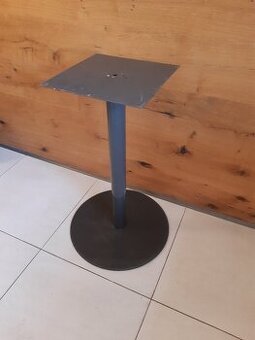 Ocelový podstavec/stojan