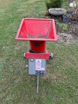 drtič větví VARES