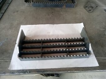 Schodky (stupačky) na Zetor UŘI