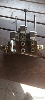 Hydraulický rozvaděč