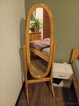 Volně stojící zrcadlo