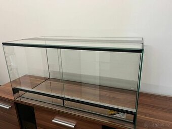 Terárium nové 80x40x40 Posuvná dvířka. Horni a dolní větrání