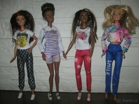 oblečení sportovní komplety na Barbie