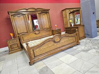 Ložnice Rustikální skříň s posuvnými dveřmi