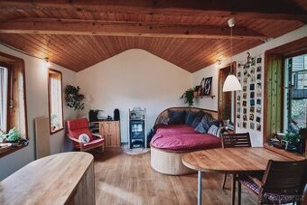 POSTEL DESIGNOVÁ - TIN HOUSE - ÚLOŽNÉ PROSTORY