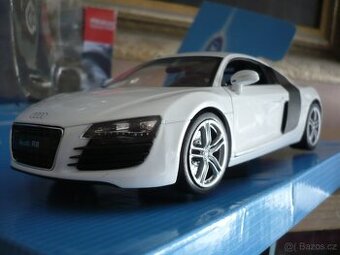 1:24 model welly audi r8 (1/24)
