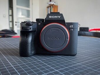 Sony a7iii tělo + small rig cage
