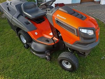 zahradní traktor Husqvarna