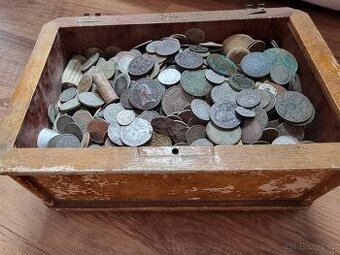 Staré mince a drobné artefakty