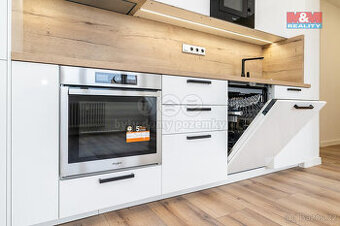 Prodej bytu 3+1, 64 m², Ostrava, ul. Podroužkova - 1