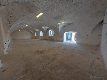 Pronájem skladu 200m2