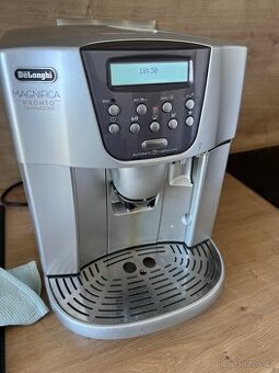 Kávovar DeLonghi ESAM 4500 Magnifica