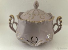 růžový porcelán
