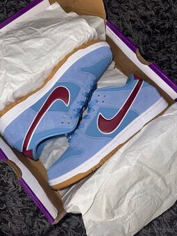 nike sb dunk philadelphia phillies