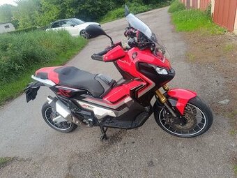Honda x-adv 750