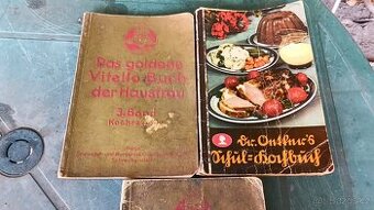 Staré knihy kuchařky Oetker a Rettigová.