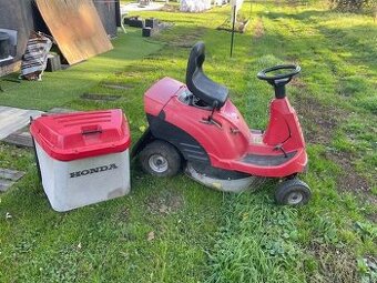 Zahradní traktůrek Honda 1211 Hydrostatic