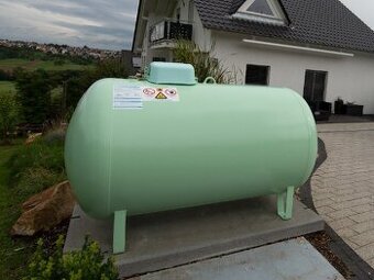 Akumulační nádrž 2 700 litrů