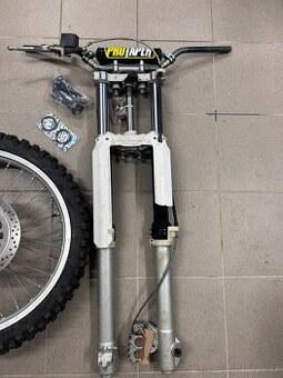 Komplet TT600R přední odpružení, brýle, kolo řidítka, brzda