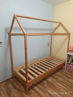 Dětská postel - domeček - 1