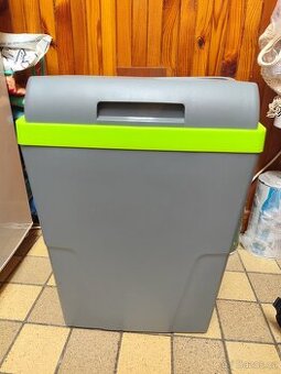 Autochladnička, chladící box