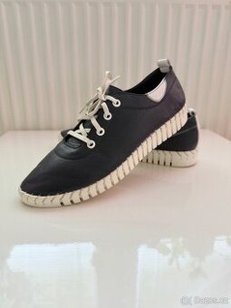 Dámské tenisky Looke