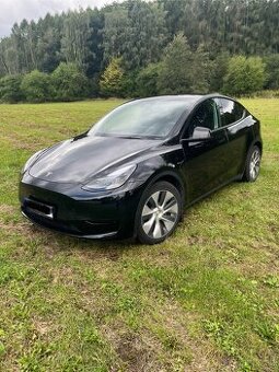 Tesla Model Y Standard Range • 05/2023 • 102000 km • 769 000