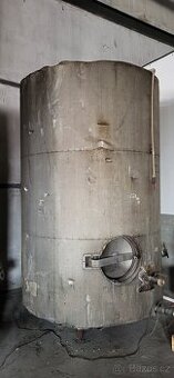 Nerezová nádrž 6300l - izolovaná
