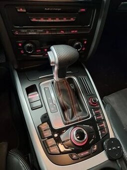 Radiaca páka pre DSG automat AUDI / čierna biela červená nit