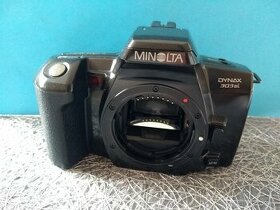 Rozpredaj zbierky. Fotoaparát Minolta dinax 303si.