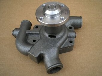 Vodní pumpa na Case