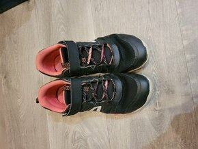 Divci tenisky vel 39